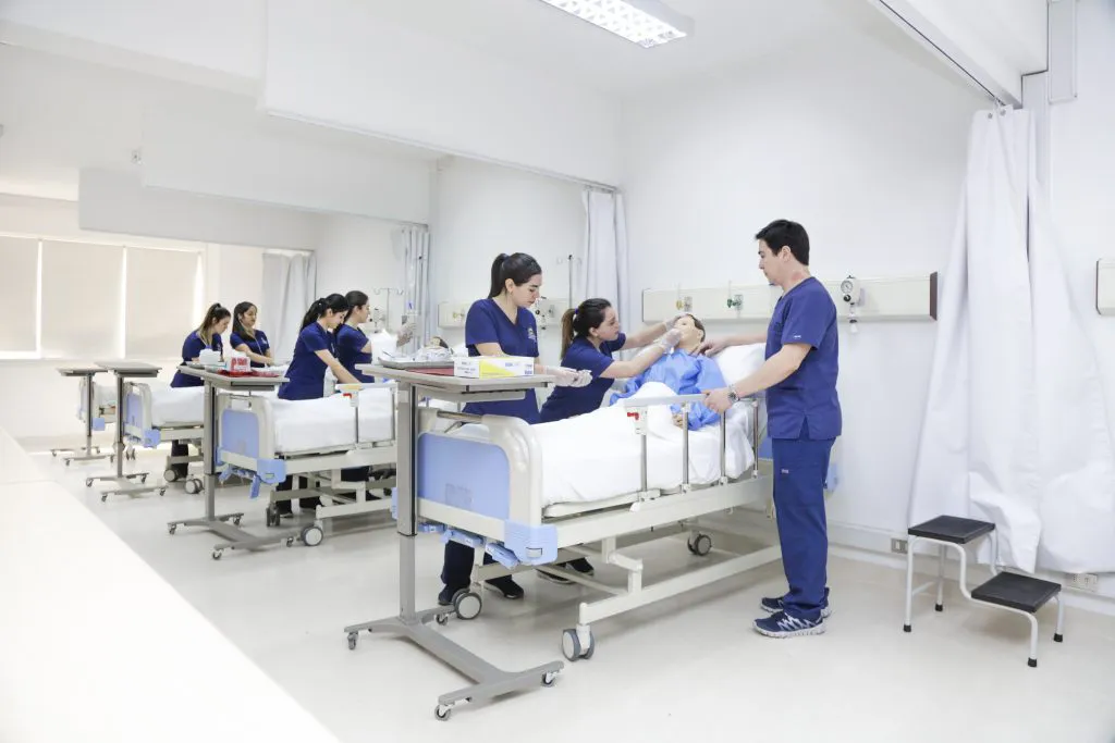 Recursos tecnológicos hospital de simulación UNAB